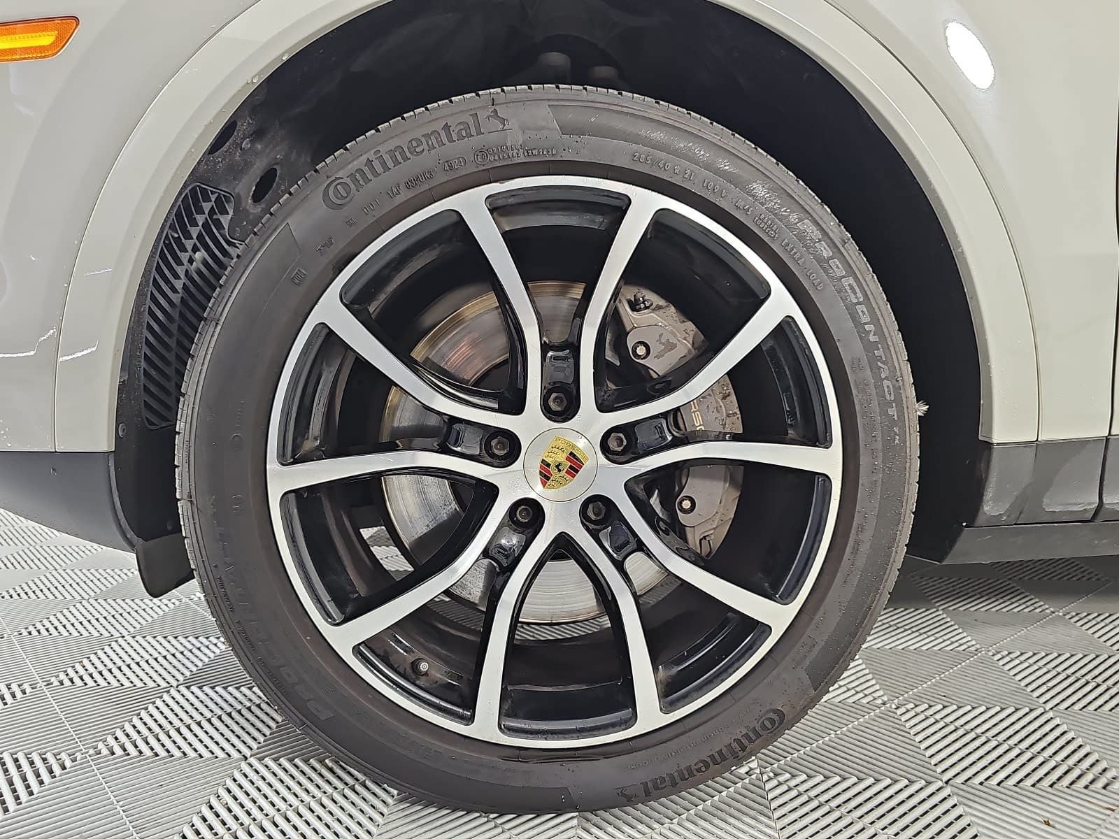 2022 Porsche Cayenne Platinum Edition