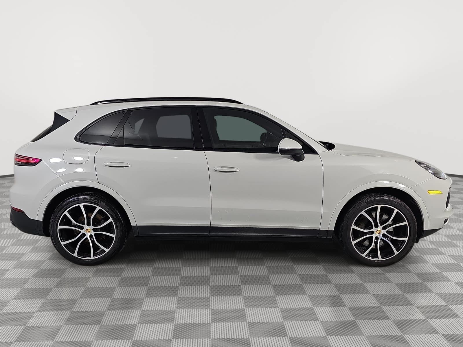 2022 Porsche Cayenne Platinum Edition