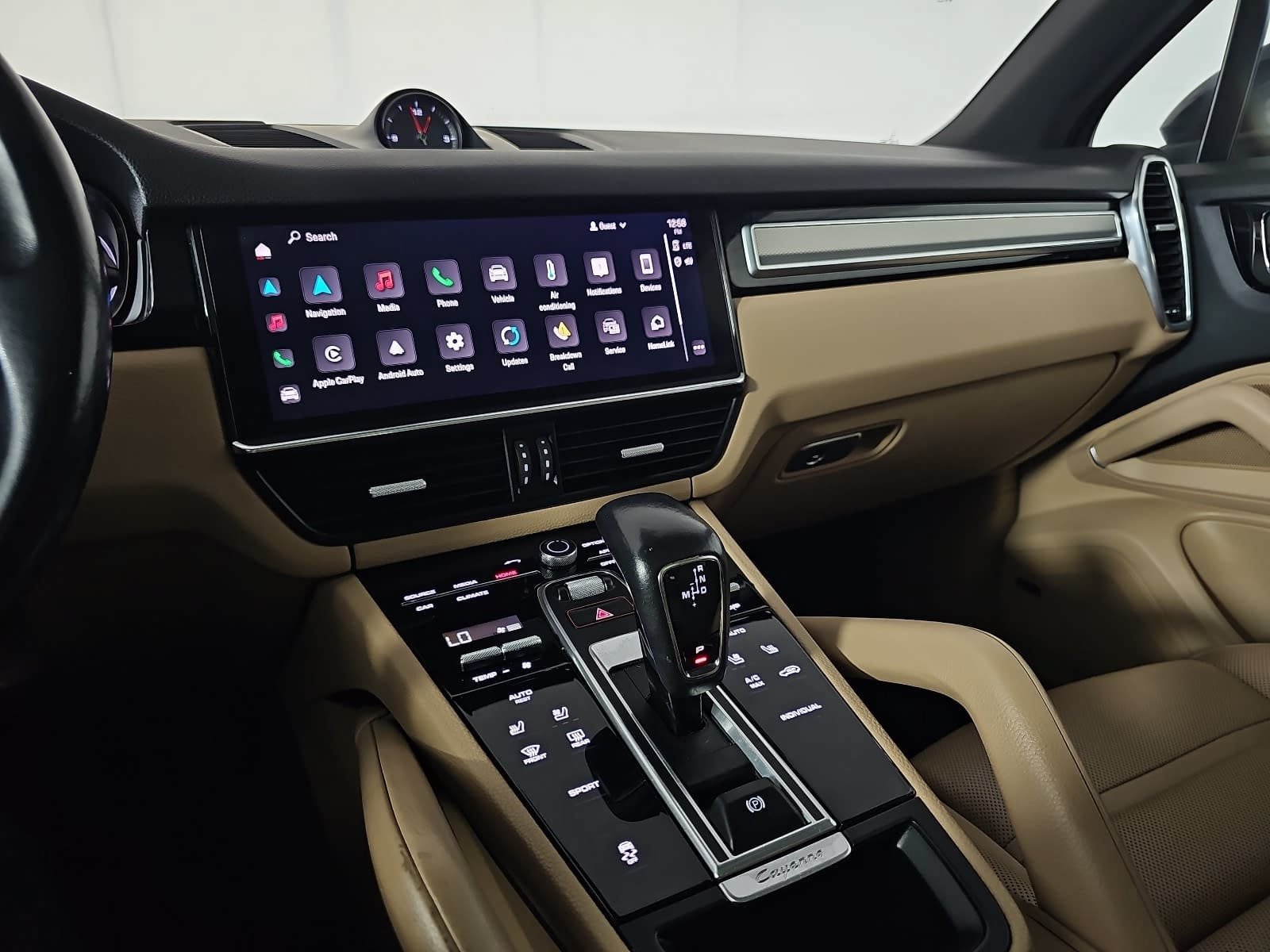 2023 Porsche Cayenne Platinum Edition