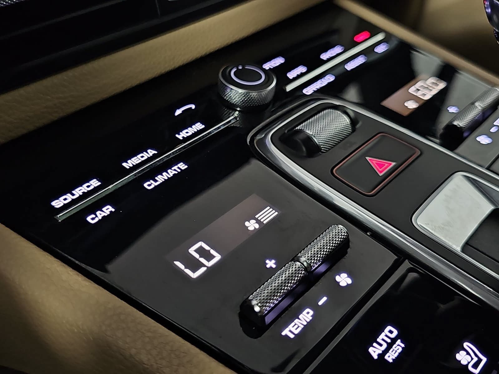 2023 Porsche Cayenne Platinum Edition