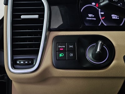 2023 Porsche Cayenne Platinum Edition