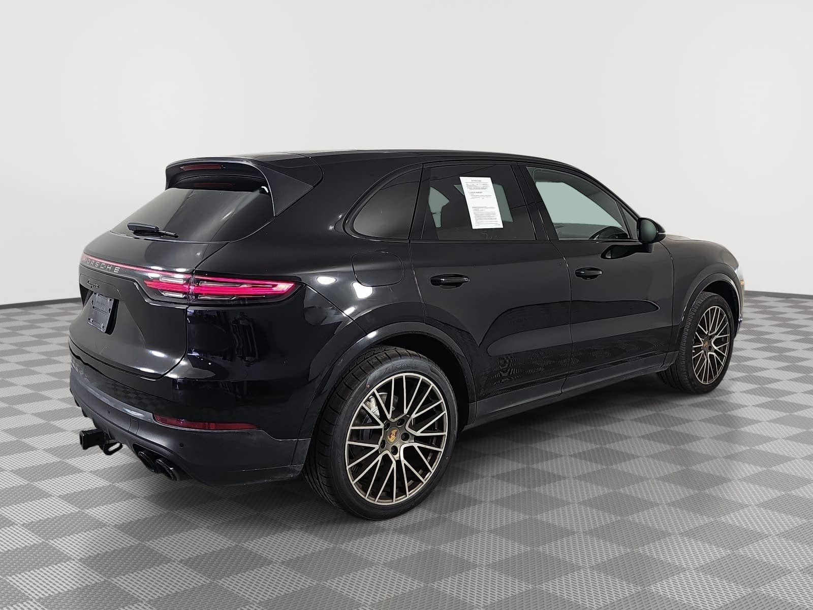 2023 Porsche Cayenne Platinum Edition