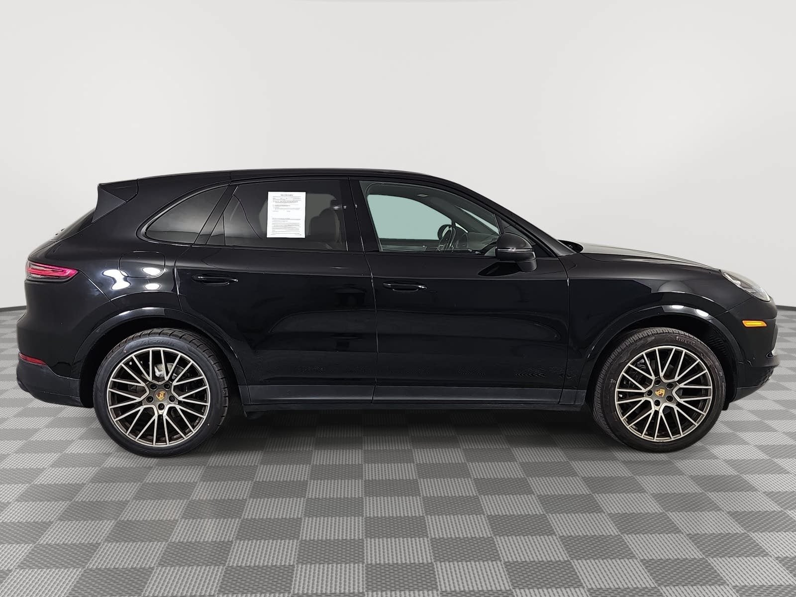 2023 Porsche Cayenne Platinum Edition
