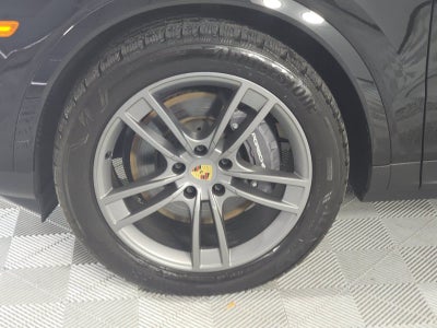 2024 Porsche Cayenne Base