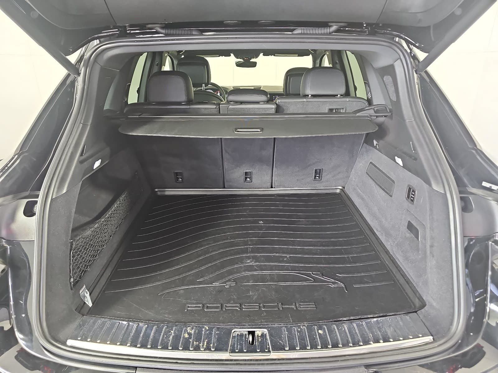 2024 Porsche Cayenne Base