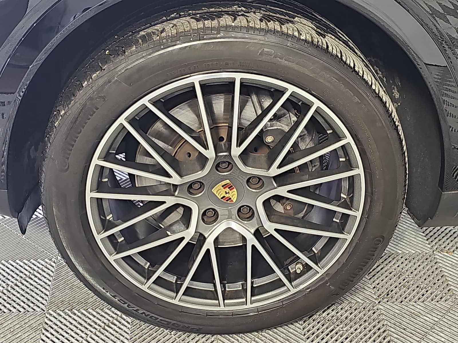 2023 Porsche Cayenne Base