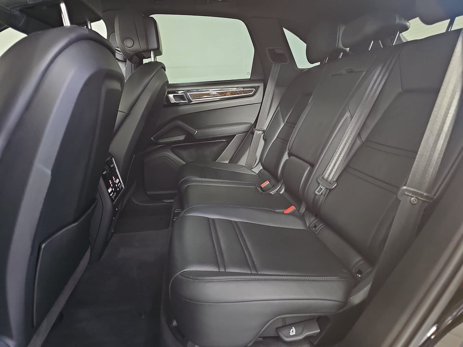2023 Porsche Cayenne Base