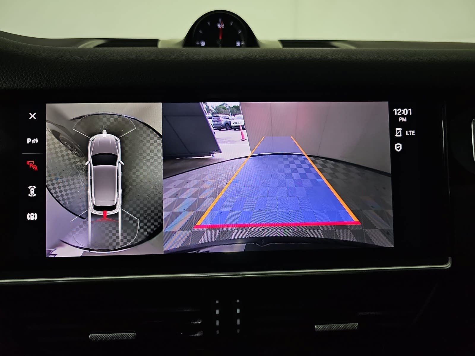 2023 Porsche Cayenne Base