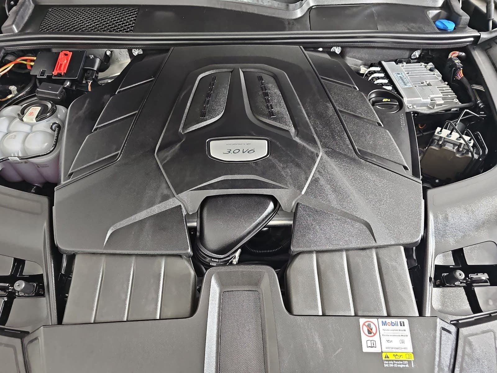 2023 Porsche Cayenne Base