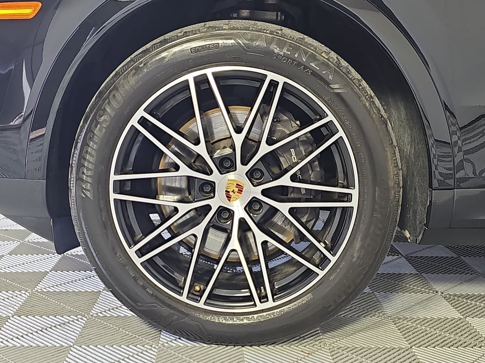 2024 Porsche Cayenne Base