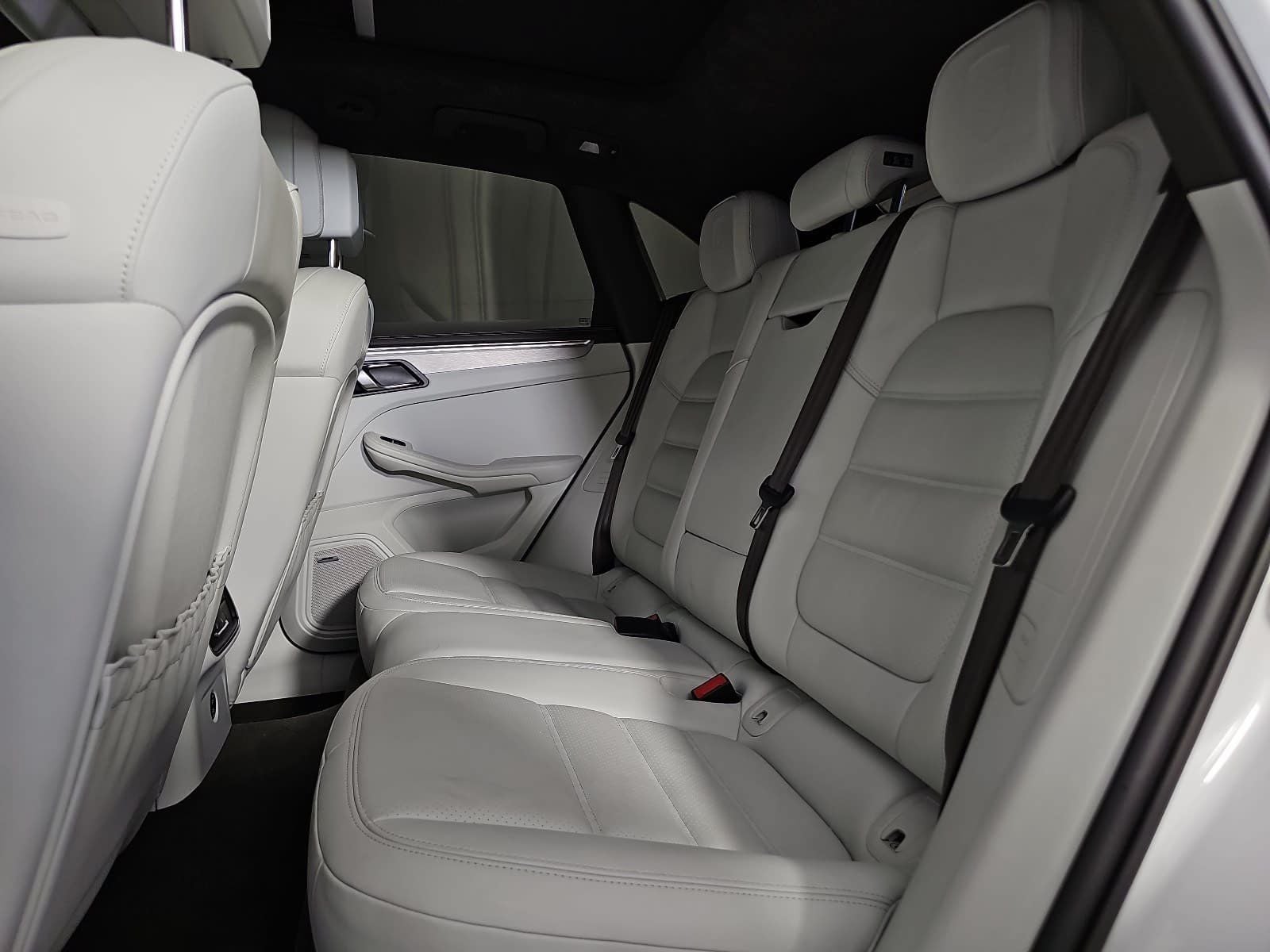 2021 Porsche Macan Turbo