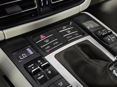 2021 Porsche Macan Turbo
