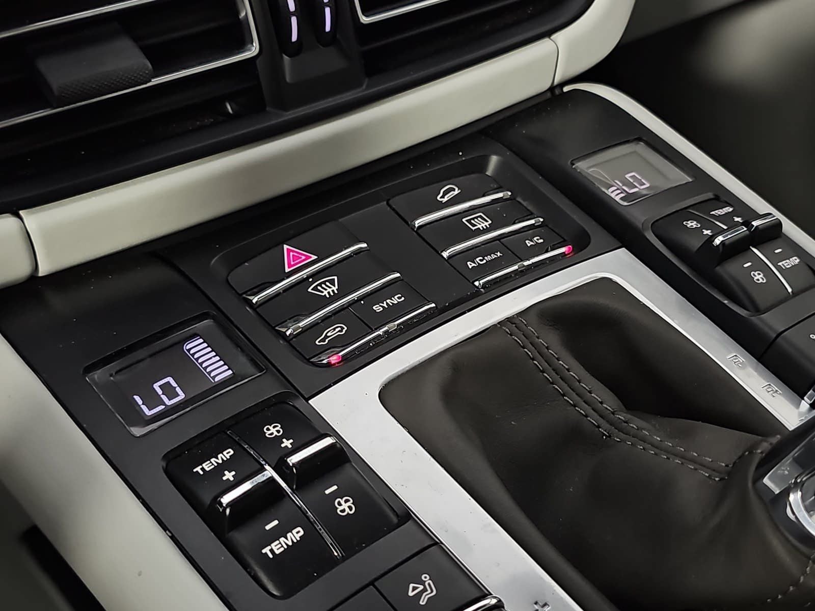 2021 Porsche Macan Turbo