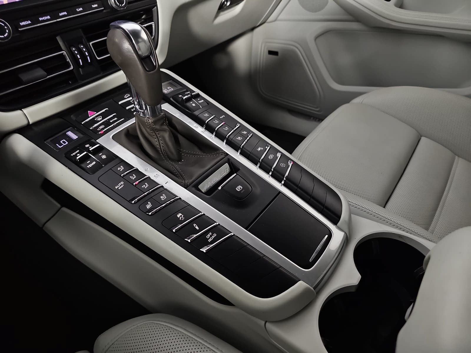 2021 Porsche Macan Turbo
