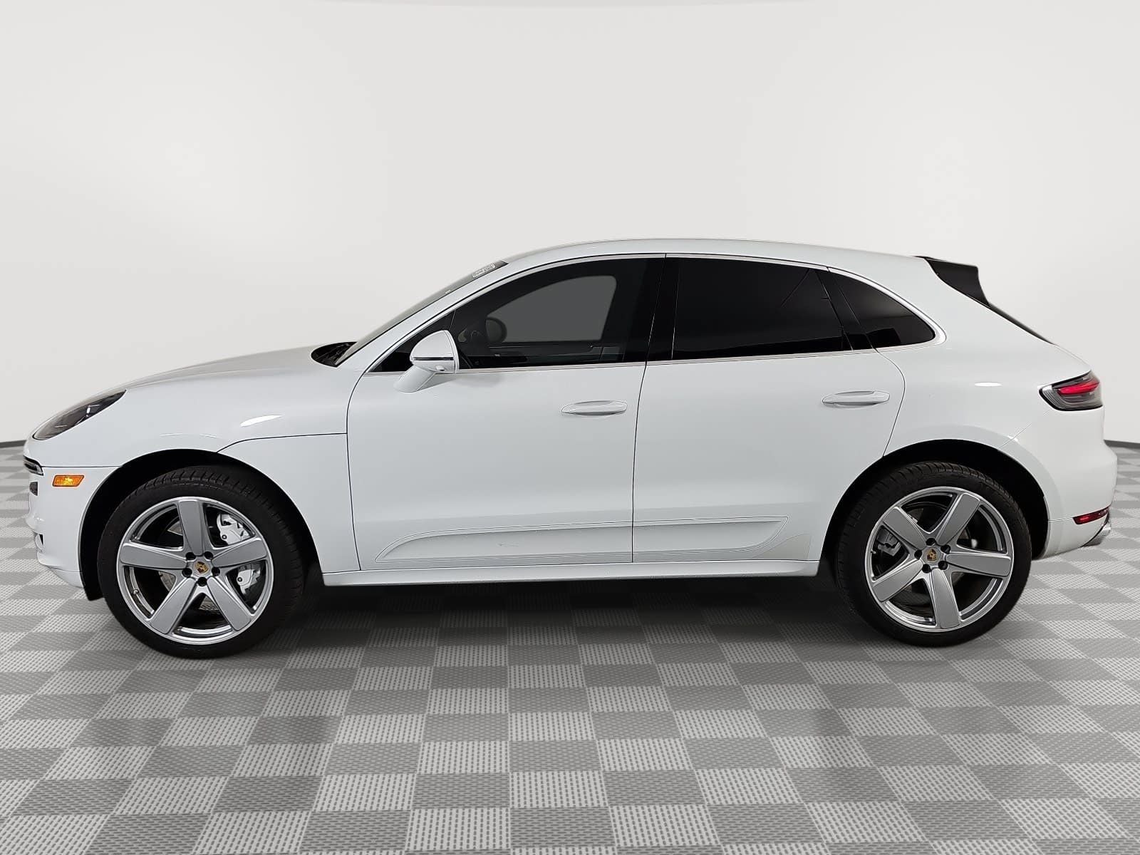 2021 Porsche Macan Turbo