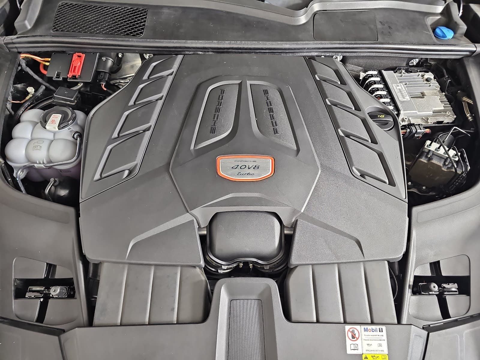 2023 Porsche Cayenne Turbo