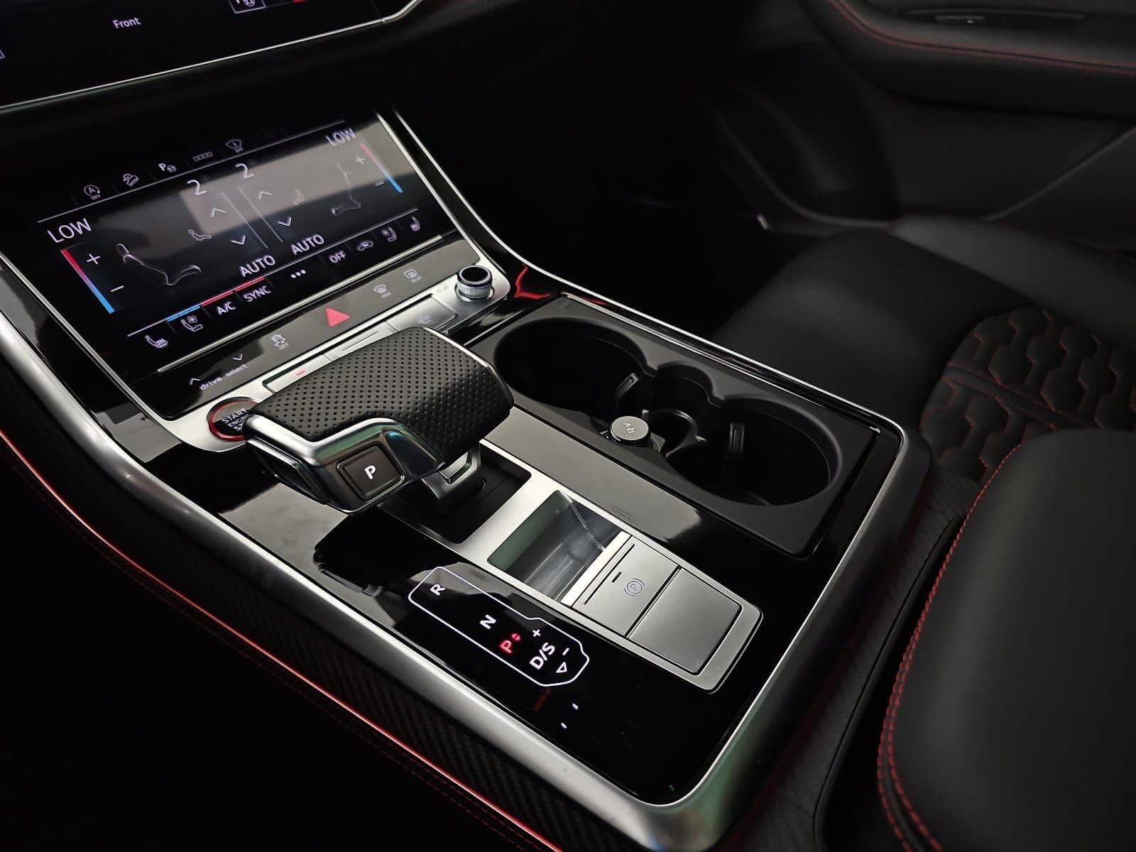 2025 Audi RS Q8 performance 4.0T quattro