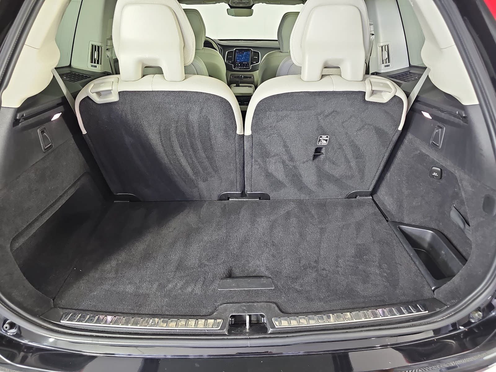 2024 Volvo XC90 B6 Plus Bright Theme 6-Seater
