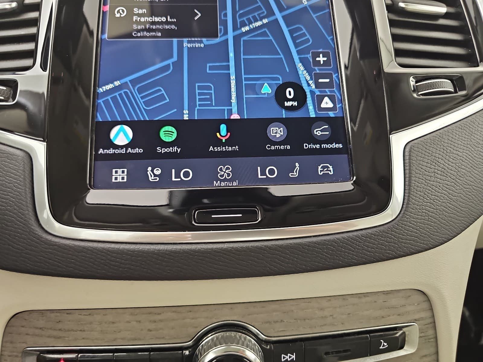 2024 Volvo XC90 B6 Plus Bright Theme 6-Seater