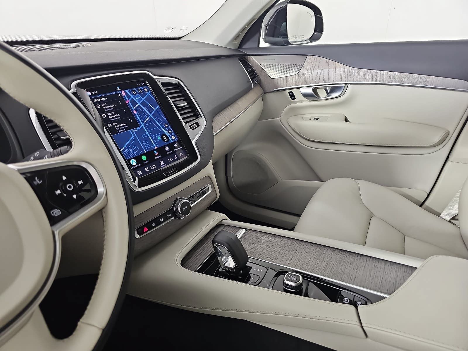 2024 Volvo XC90 B6 Plus Bright Theme 6-Seater