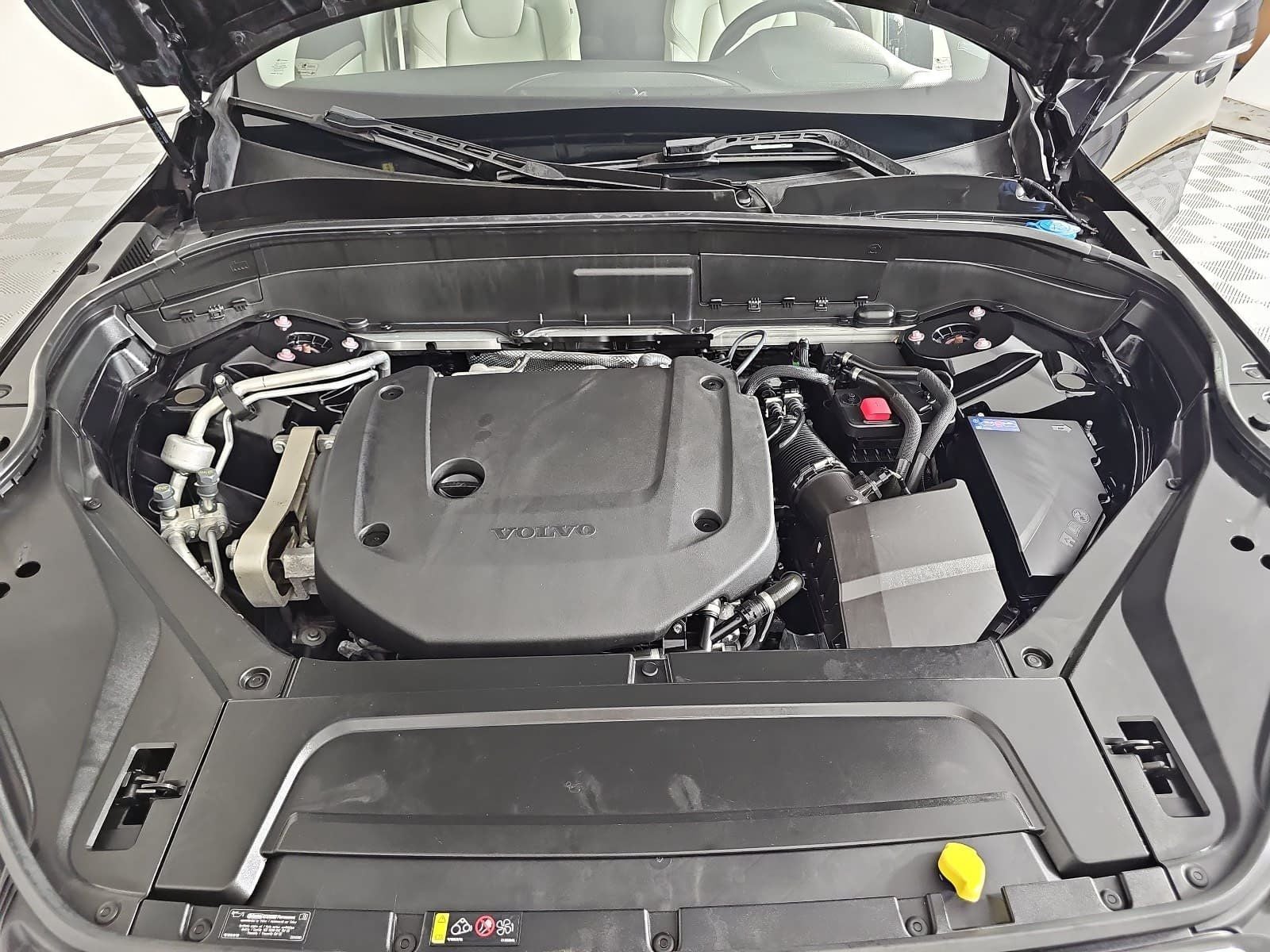 2024 Volvo XC90 B6 Plus Bright Theme 6-Seater