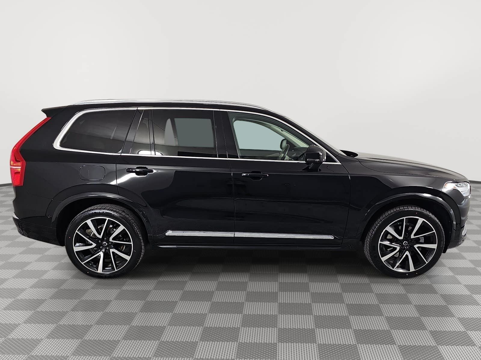 2024 Volvo XC90 B6 Plus Bright Theme 6-Seater