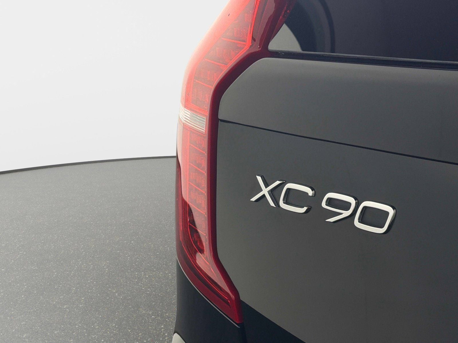 2025 Volvo XC90 B6 Plus 7-Seater