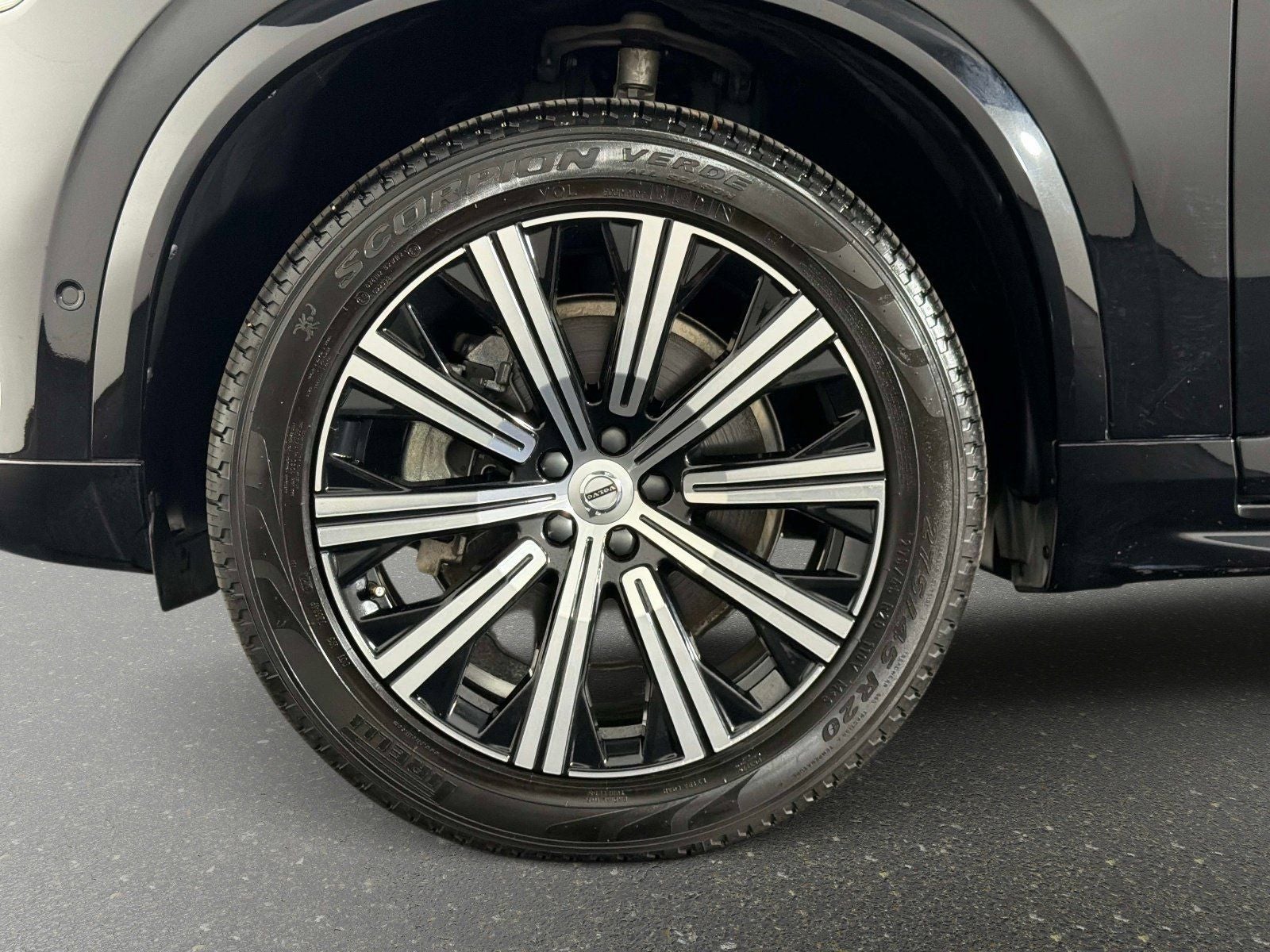 2025 Volvo XC90 B6 Plus 7-Seater