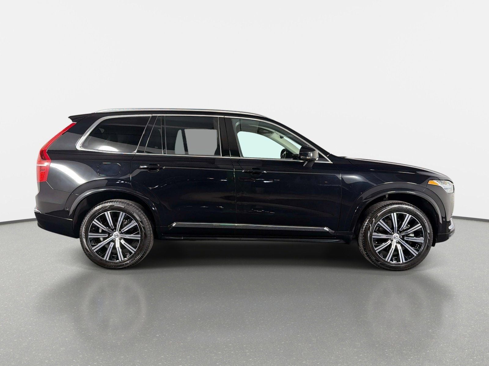 2025 Volvo XC90 B6 Plus 7-Seater