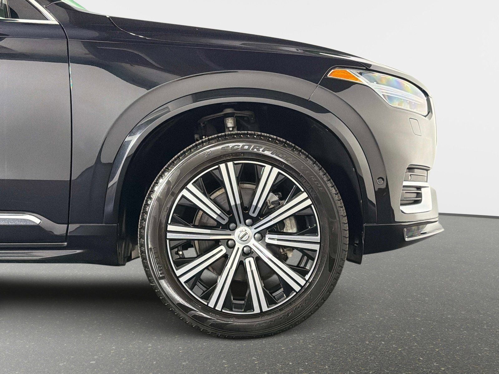 2025 Volvo XC90 B6 Plus 7-Seater