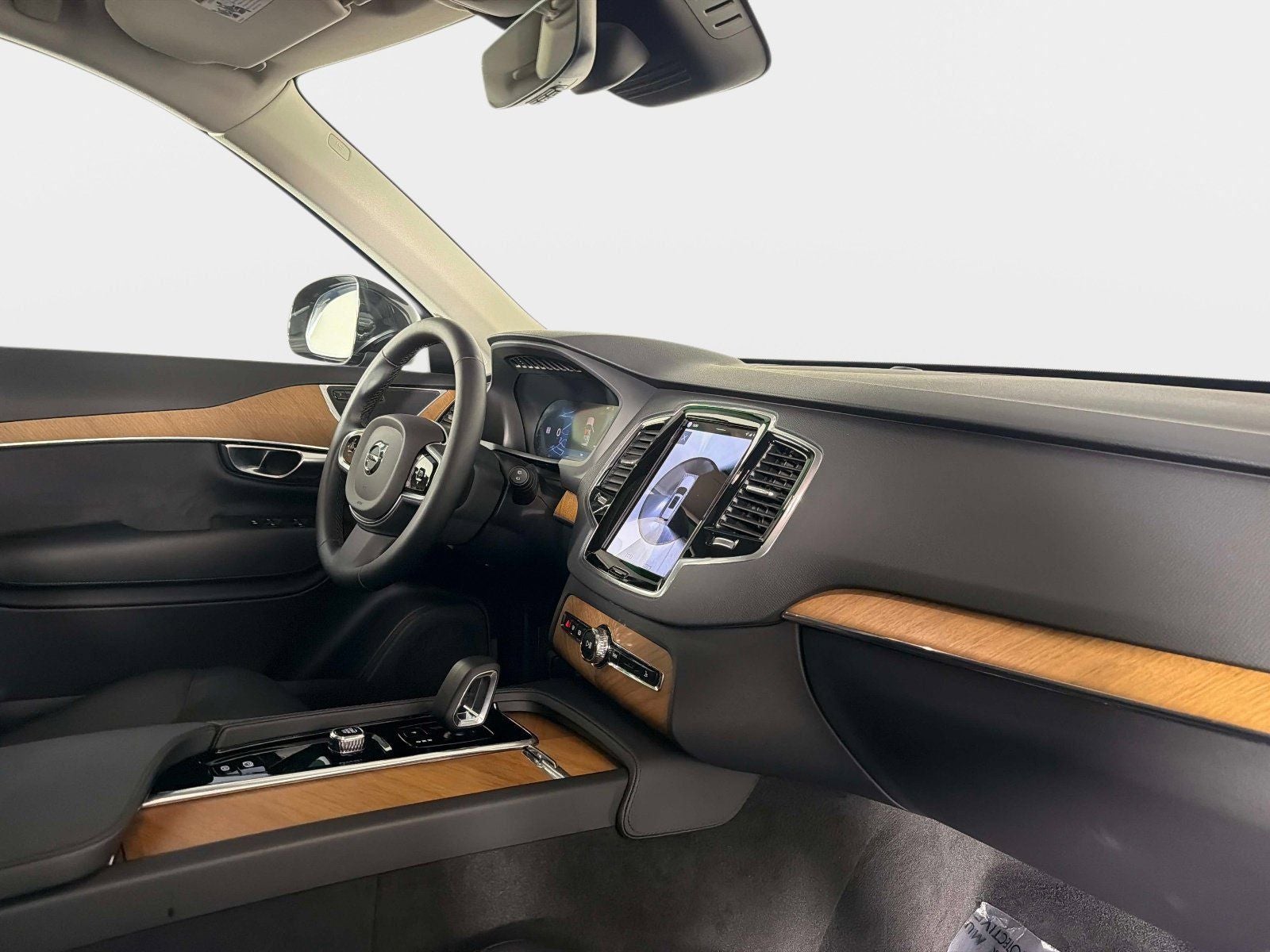 2025 Volvo XC90 B6 Plus 7-Seater