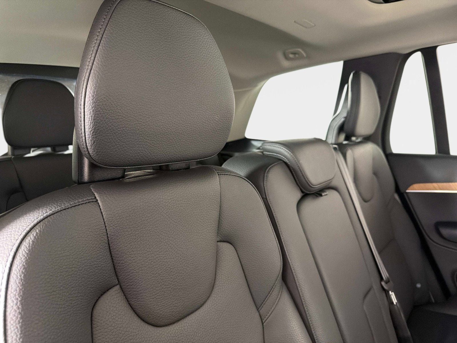 2025 Volvo XC90 B6 Plus 7-Seater