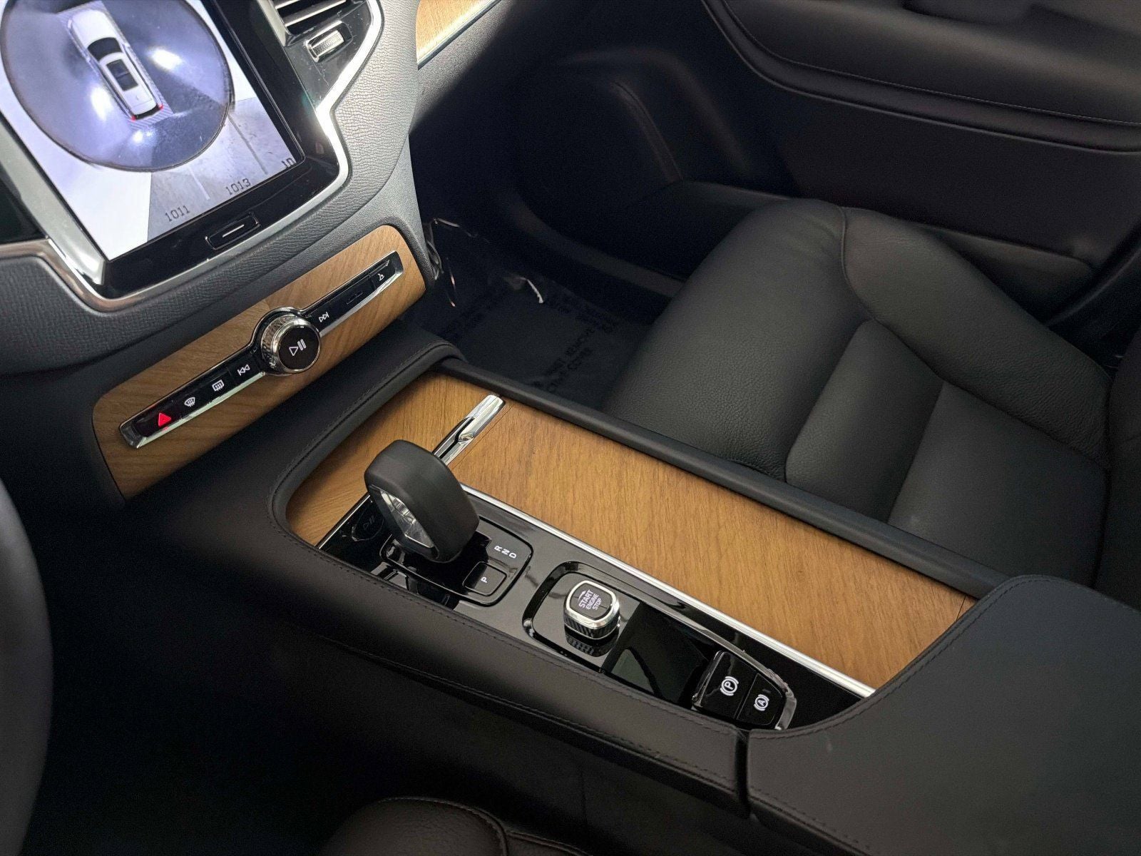 2025 Volvo XC90 B6 Plus 7-Seater