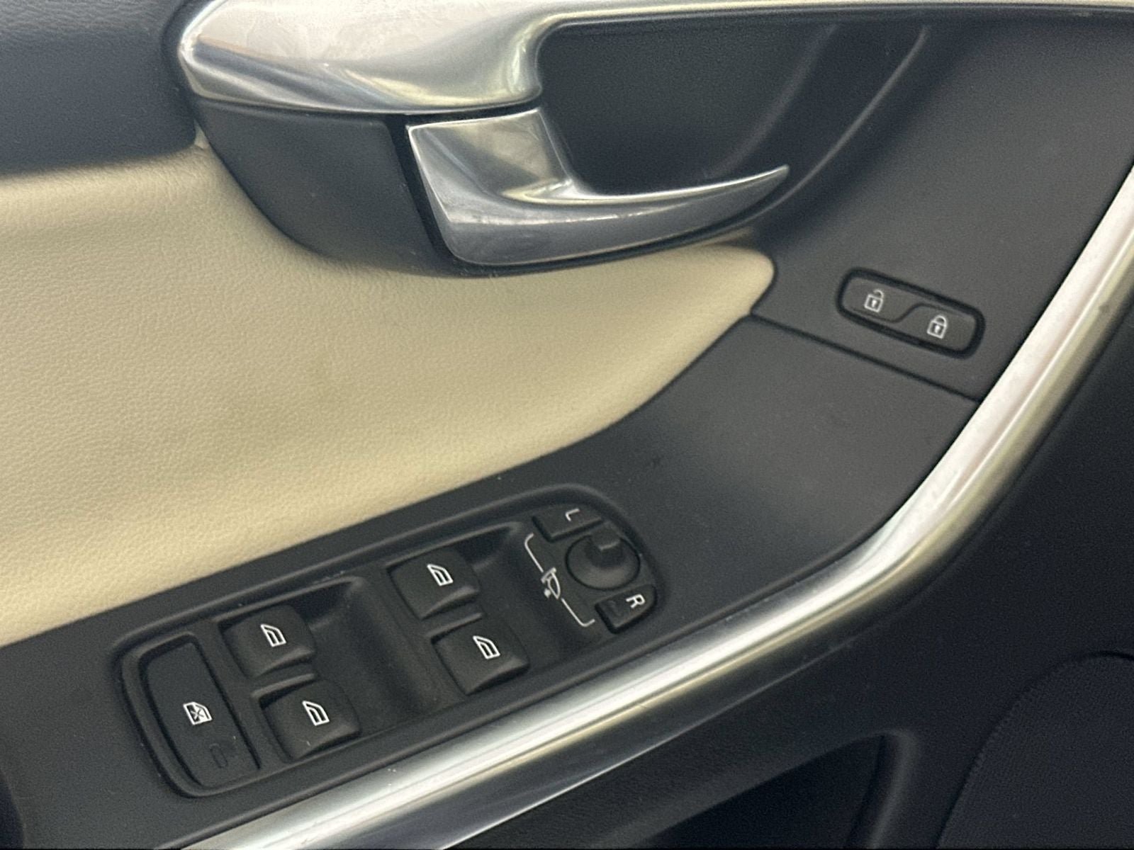 2017 Volvo XC60 T6 Dynamic