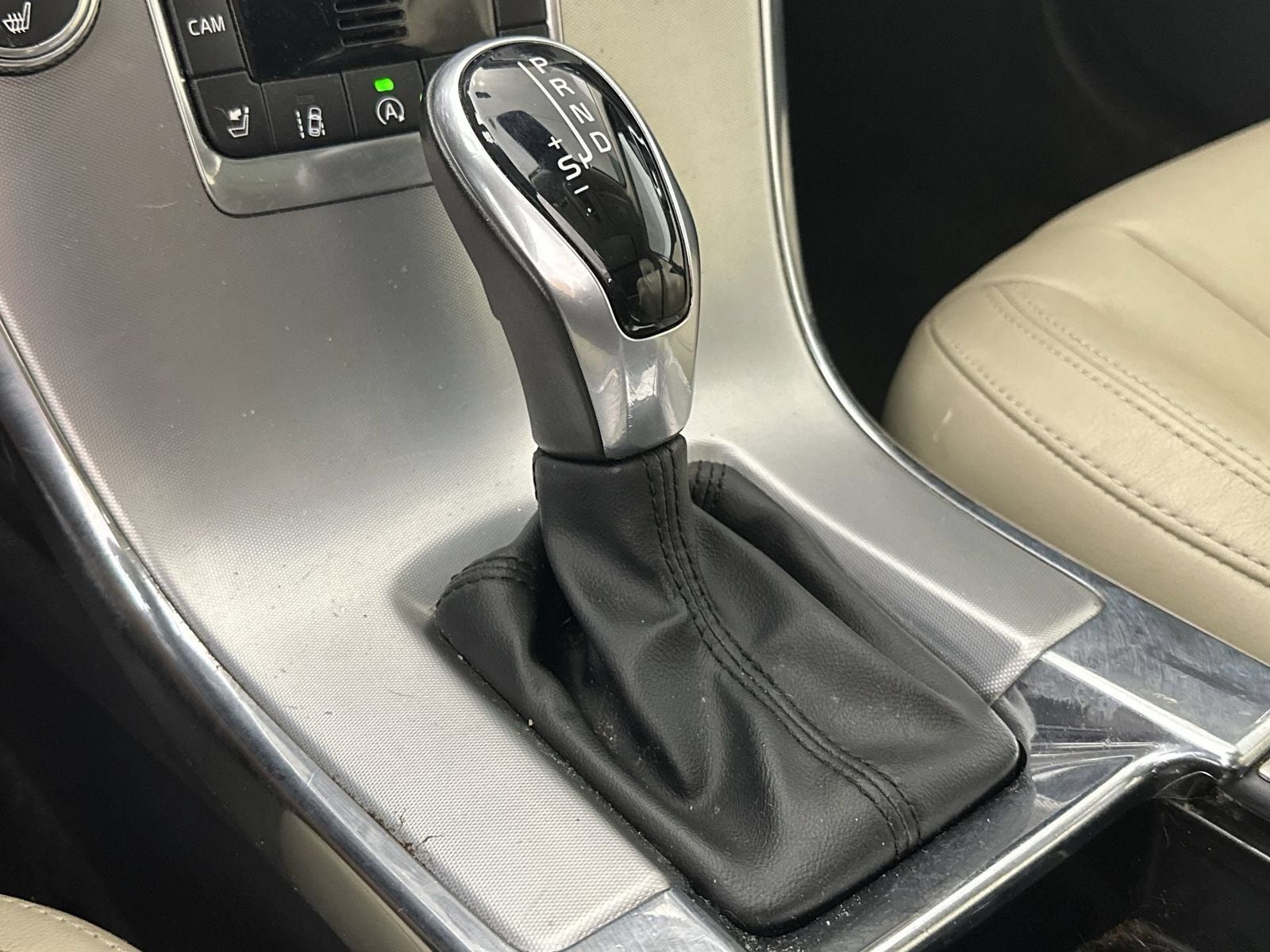 2017 Volvo XC60 T6 Dynamic