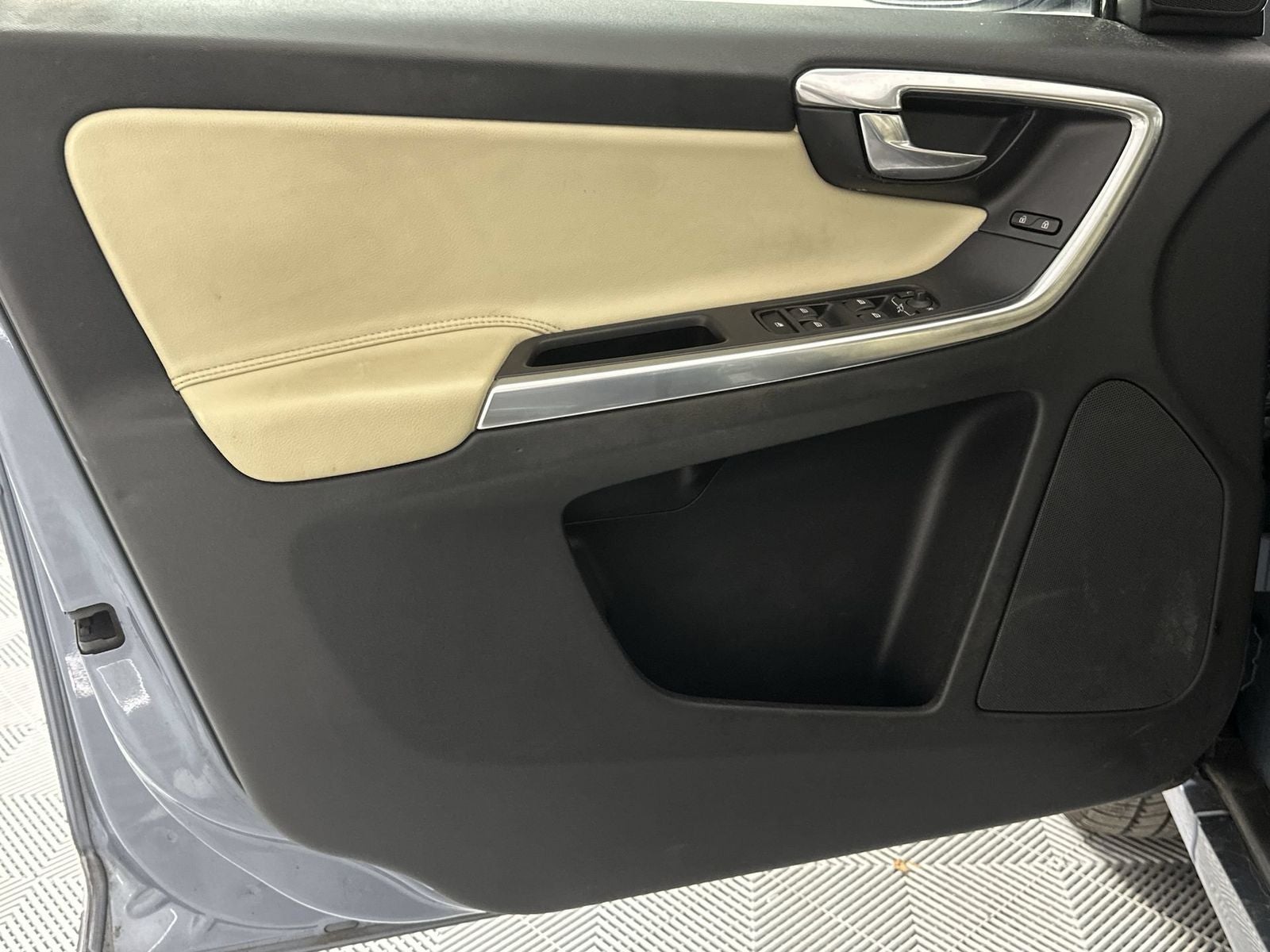 2017 Volvo XC60 T6 Dynamic