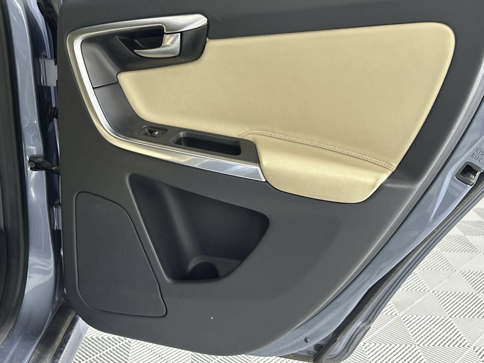 2017 Volvo XC60 T6 Dynamic