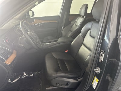 2021 Volvo XC90 T6 Momentum