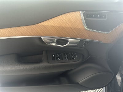 2021 Volvo XC90 T6 Momentum