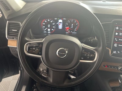2021 Volvo XC90 T6 Momentum