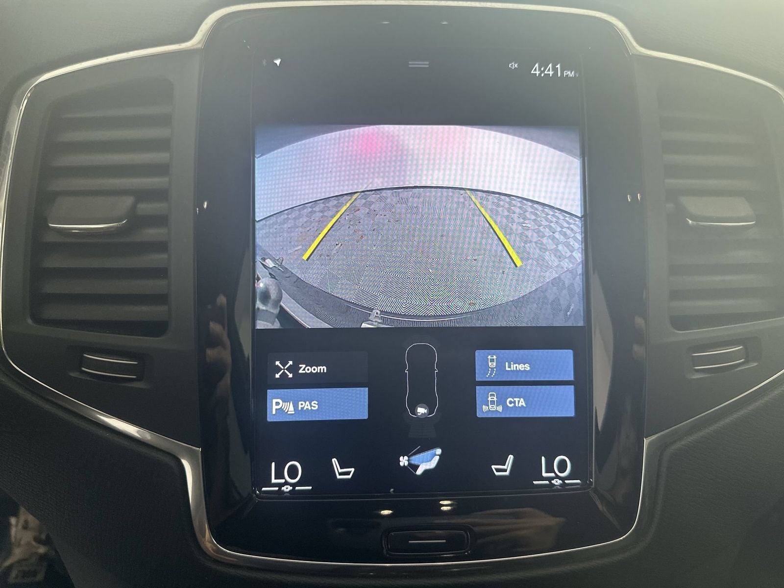 2021 Volvo XC90 T6 Momentum