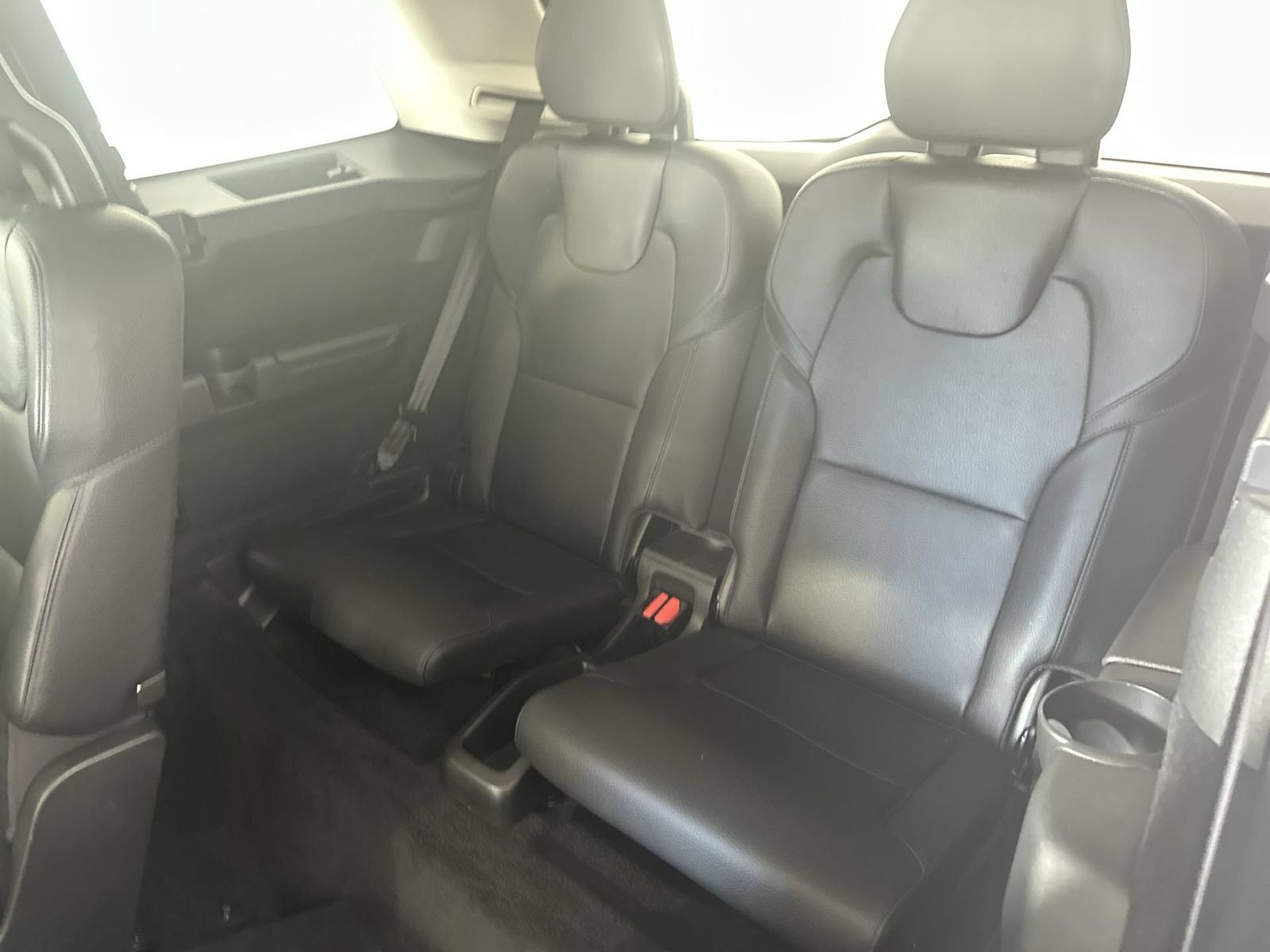 2021 Volvo XC90 T6 Momentum