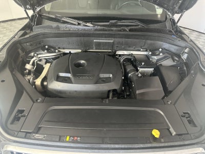 2021 Volvo XC90 T6 Momentum
