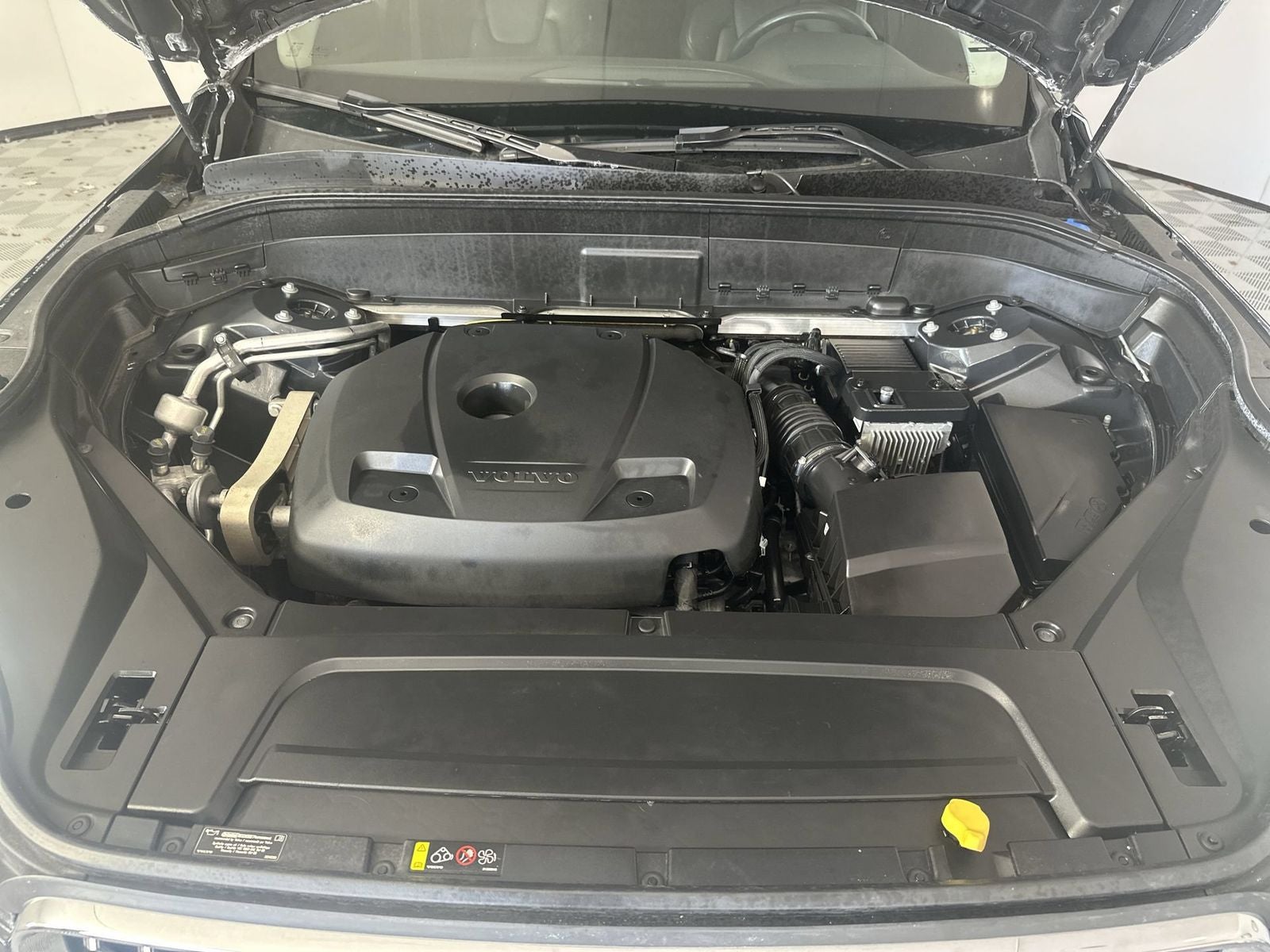 2021 Volvo XC90 T6 Momentum