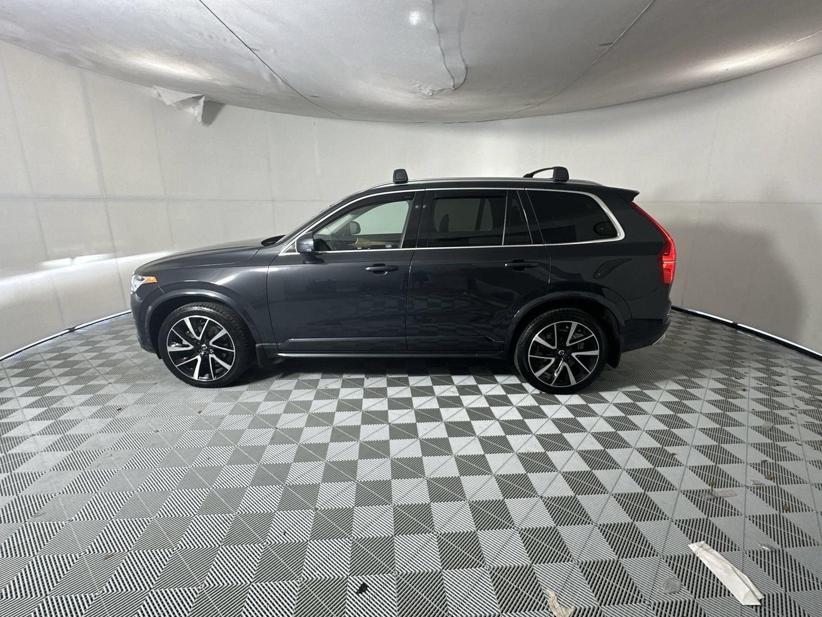 2021 Volvo XC90 T6 Momentum