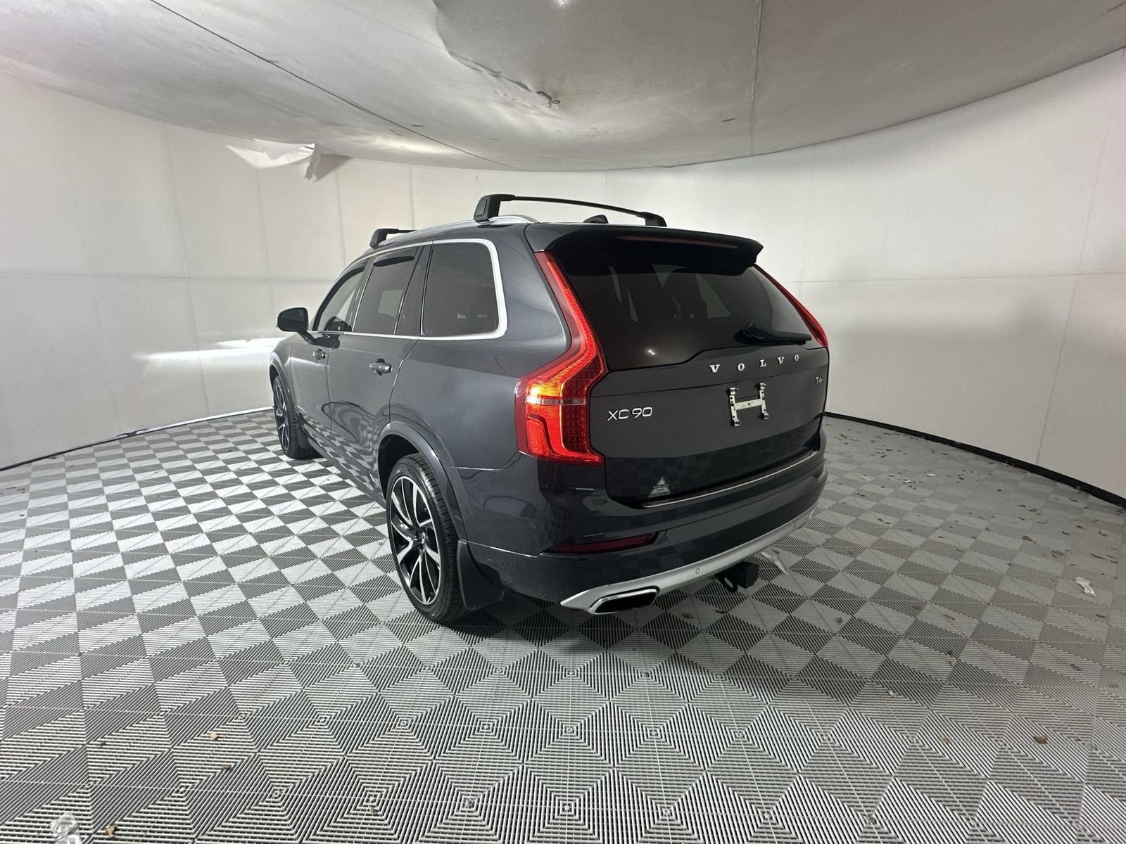 2021 Volvo XC90 T6 Momentum