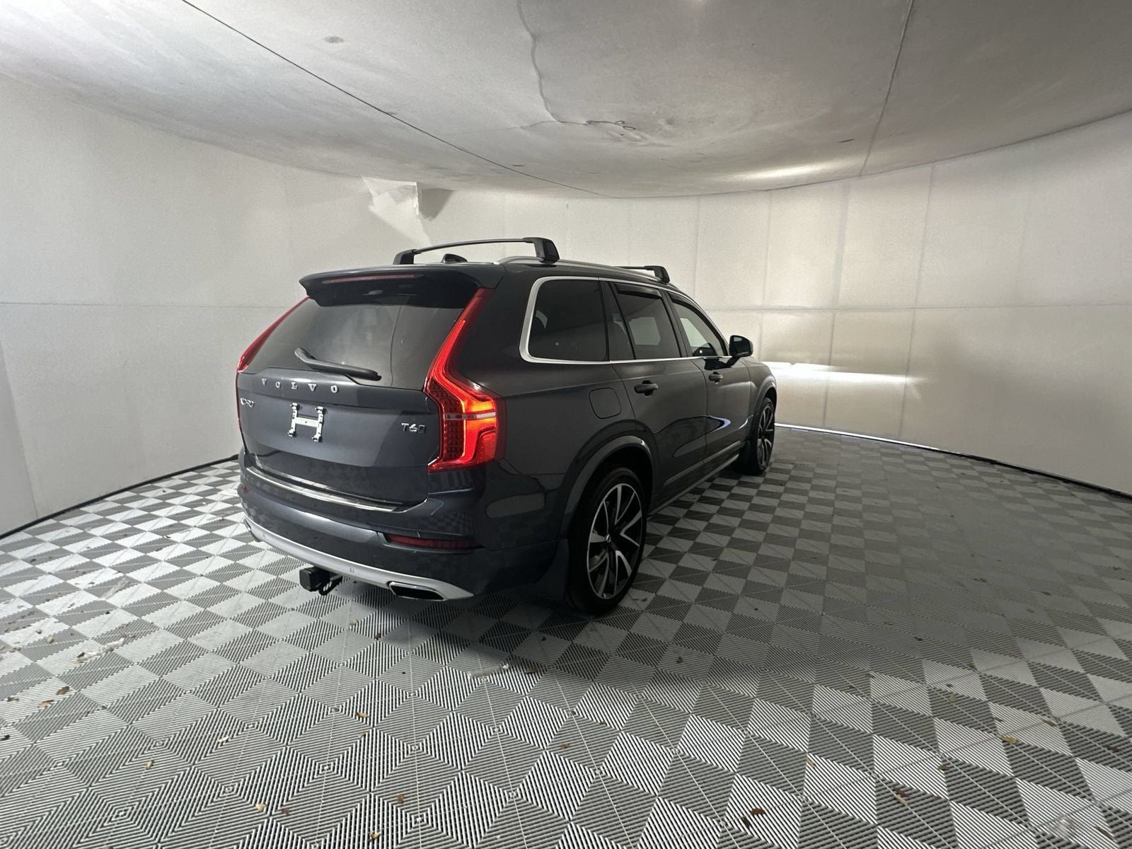 2021 Volvo XC90 T6 Momentum