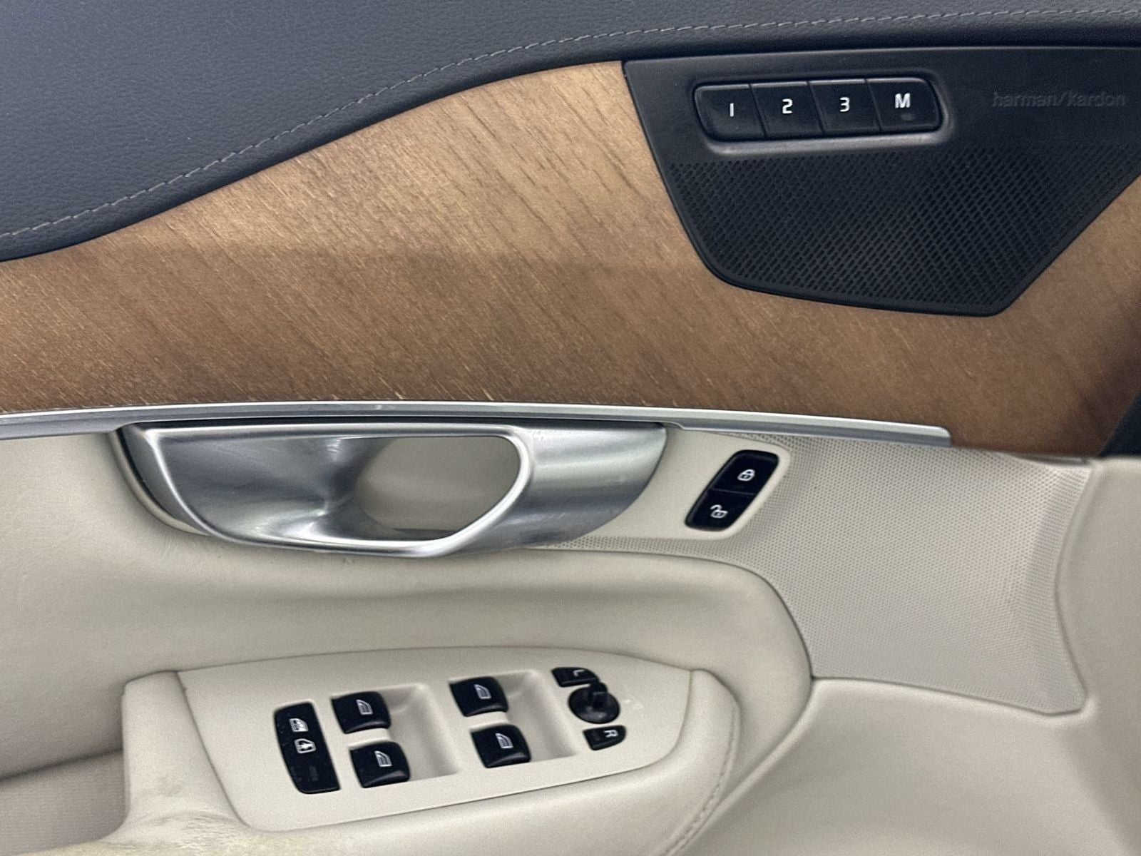 2019 Volvo XC90 T6 Inscription