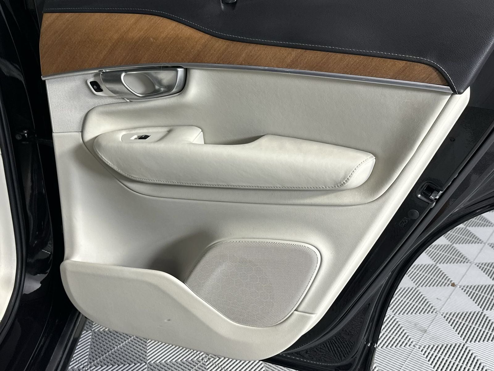 2019 Volvo XC90 T6 Inscription