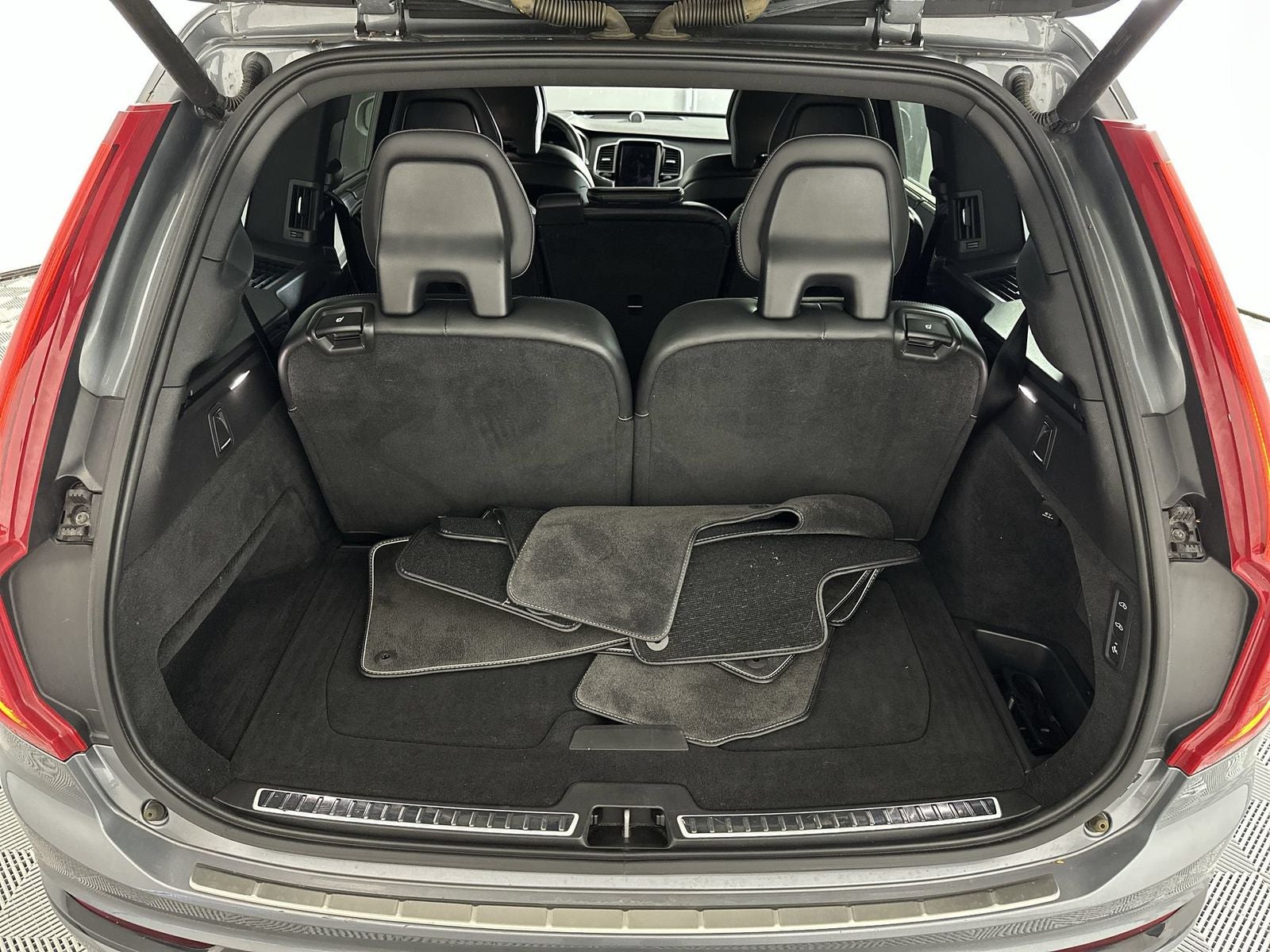 2019 Volvo XC90 T6 R-Design